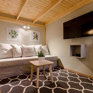 Cosy In Party District Ak20s Apartment