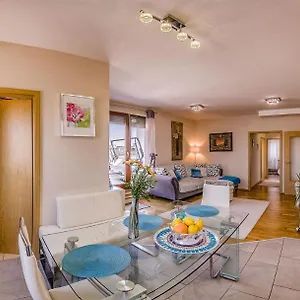 With Private 90 Sqm Rooftop, Free Parking And Air Condition Apartment