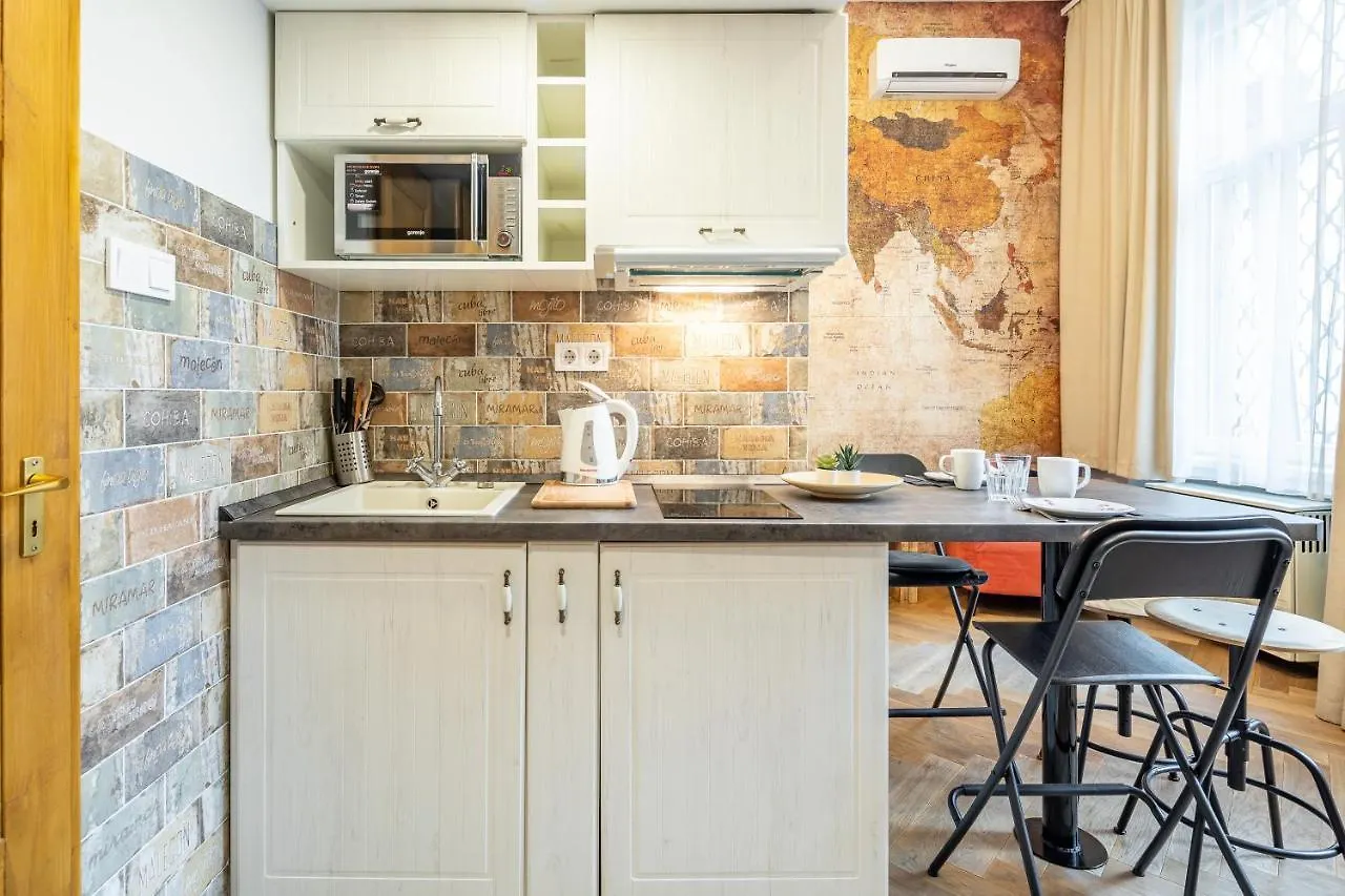 Apartment Chic Loft At City Center With Ac Budapest