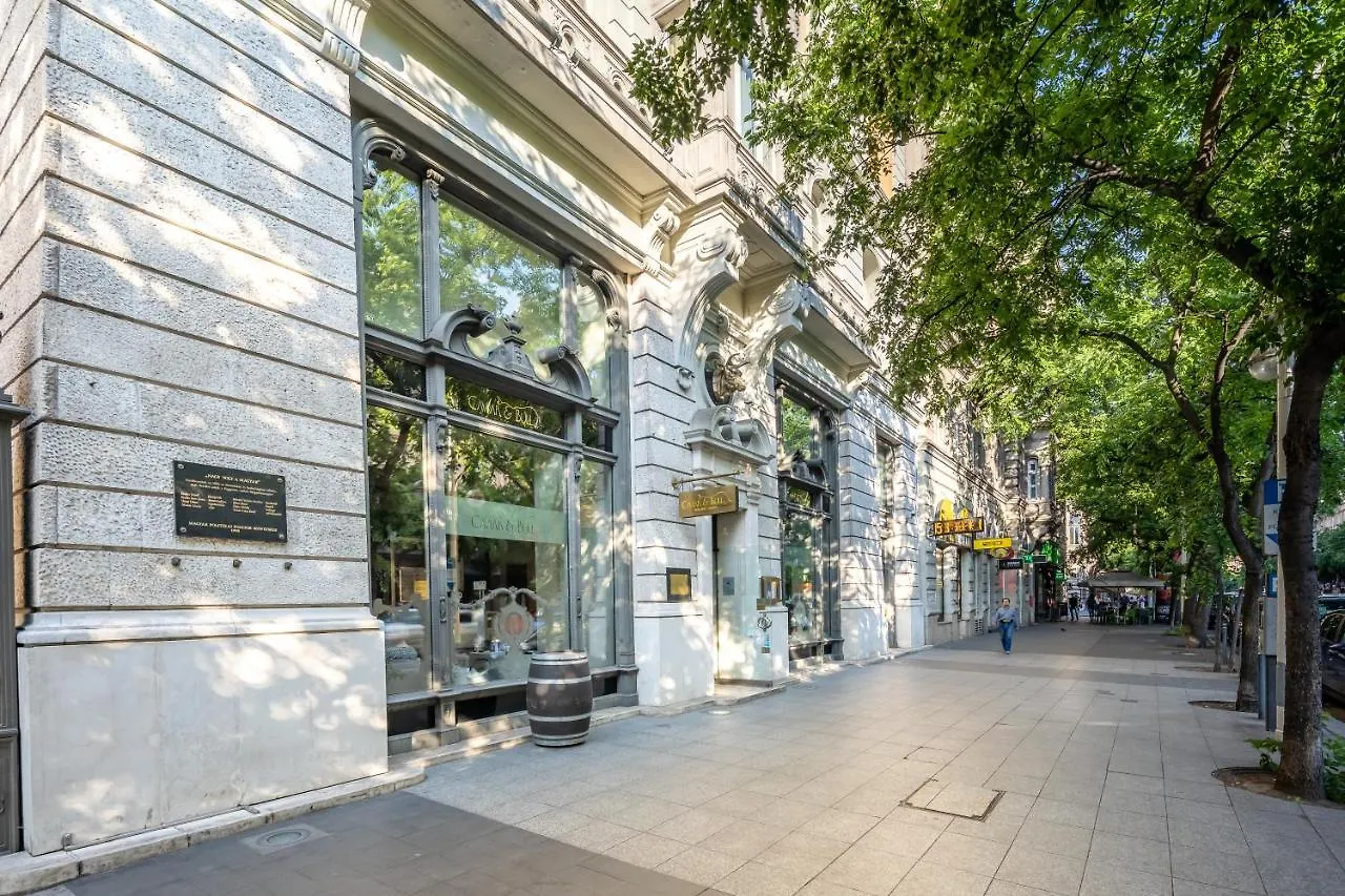 Chic Loft At City Center With Ac Budapest 0*,