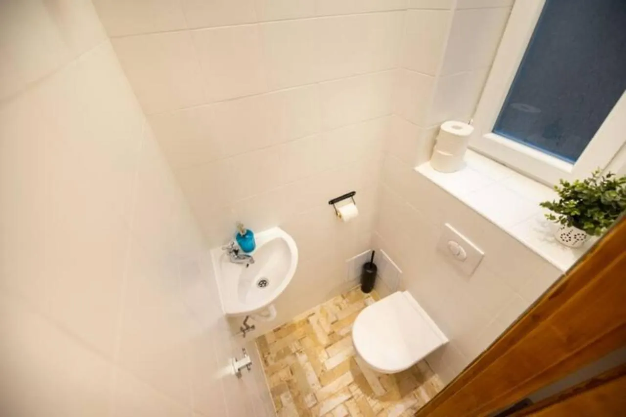 Chic Loft At City Center With Ac Budapest Apartment
