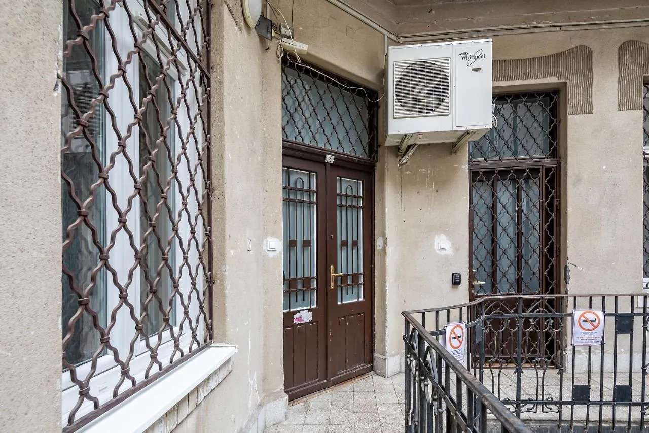 Chic Loft At City Center With Ac Budapest Apartment